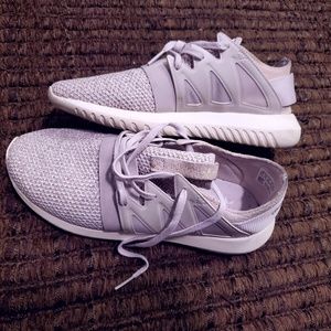 🐰Light gray and lavender sneakers🐰